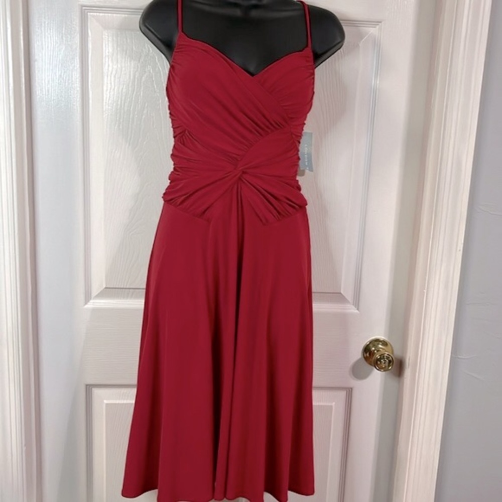 London Times gorgeous red dress with spaghetti straps, size 10. NWT.